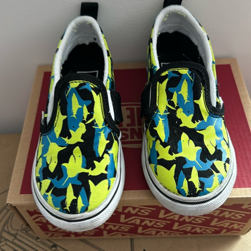 Slide on vans toddler glow in the dark